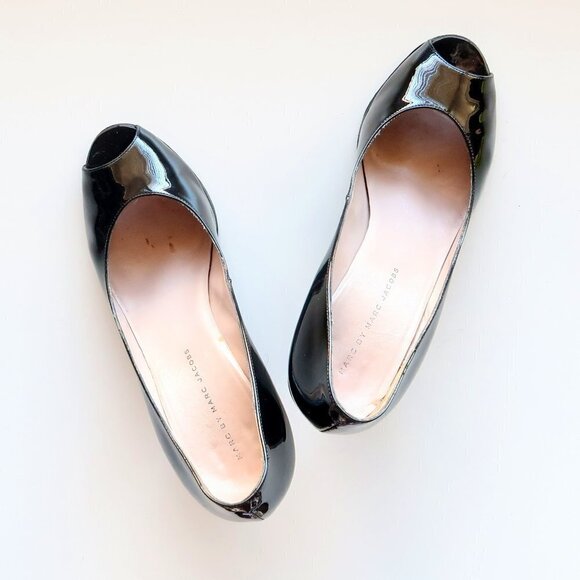 Marc Jacobs Black Patent Leather Peep Toe Heels / Pumps / Formal Dressy Shoes - Picture 15 of 16